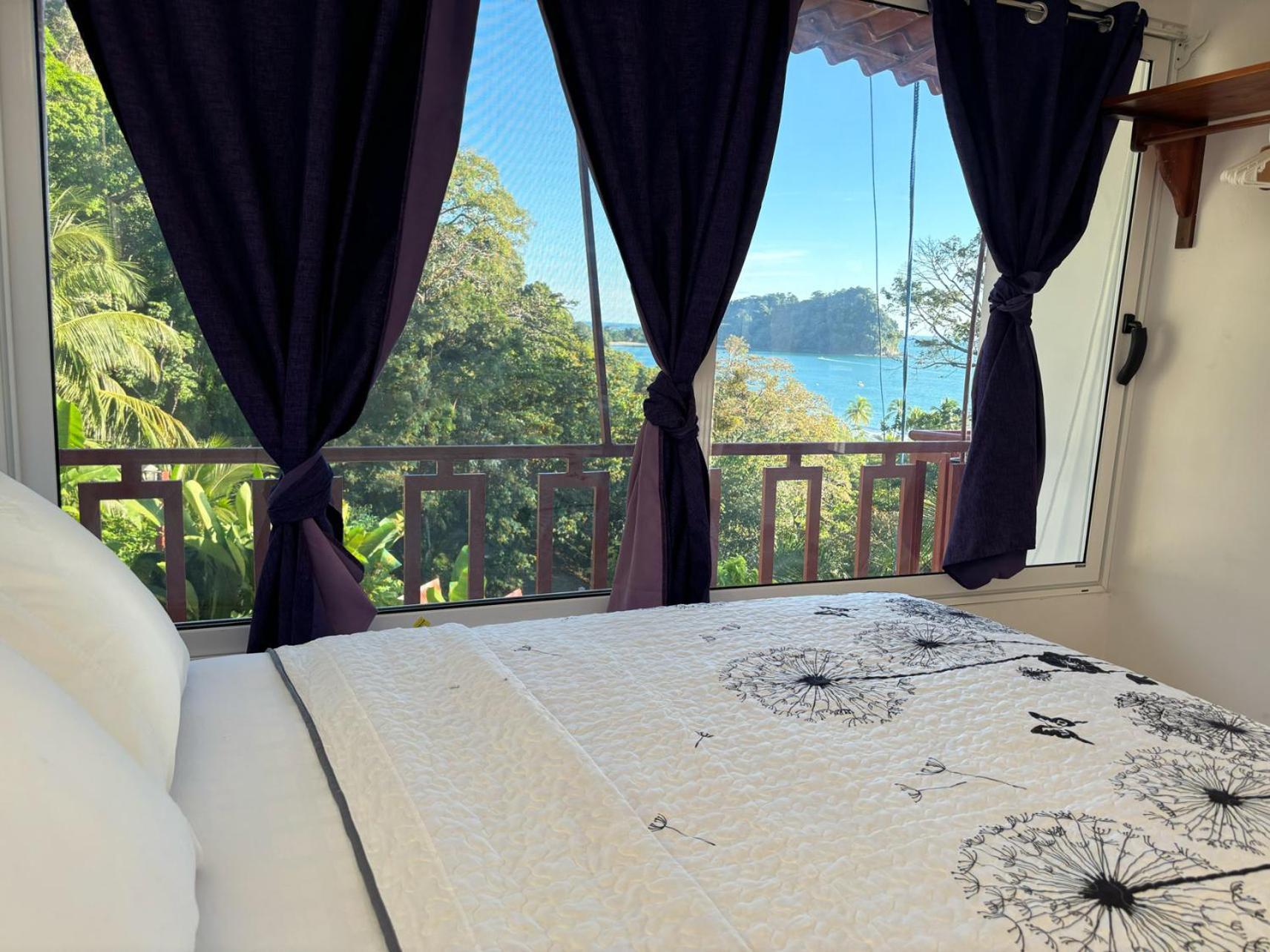 Hotel Coco Beach Manuel Antonio Exterior photo