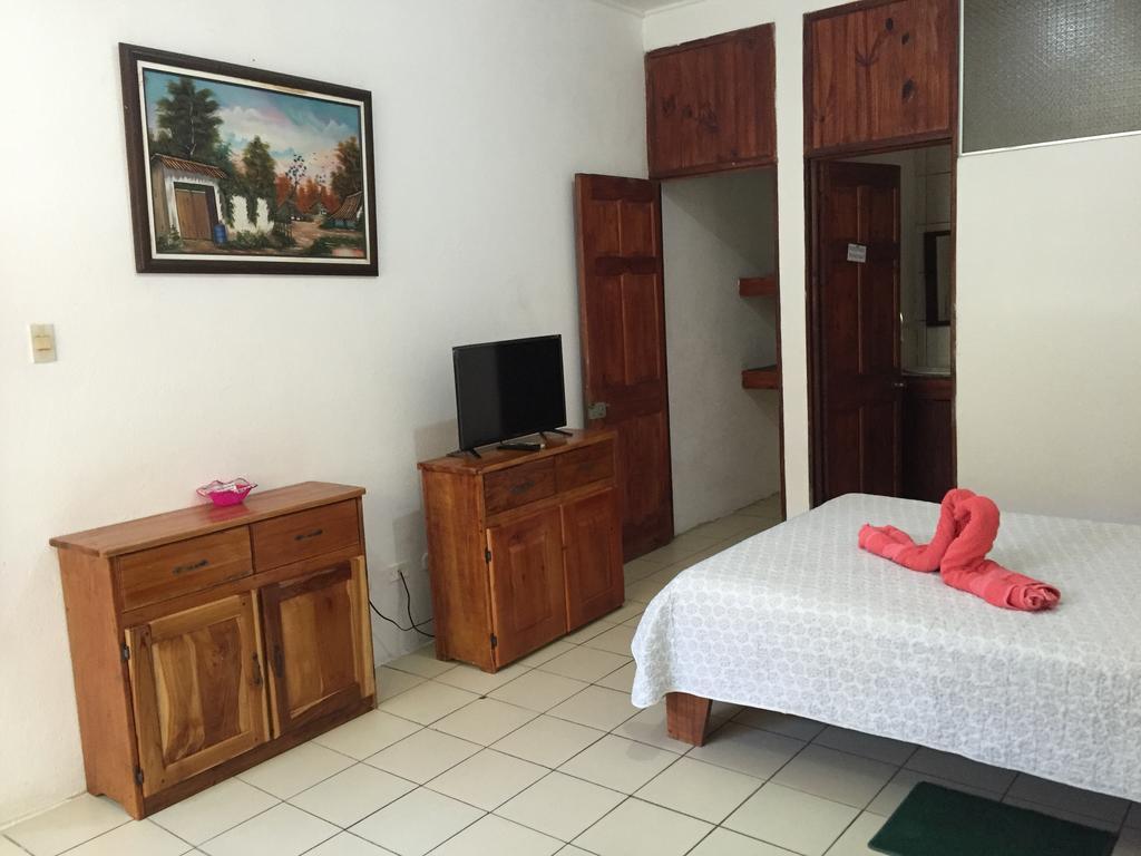 Hotel Coco Beach Manuel Antonio Exterior photo