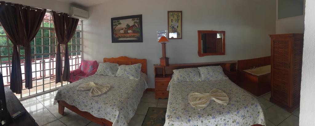 Hotel Coco Beach Manuel Antonio Exterior photo