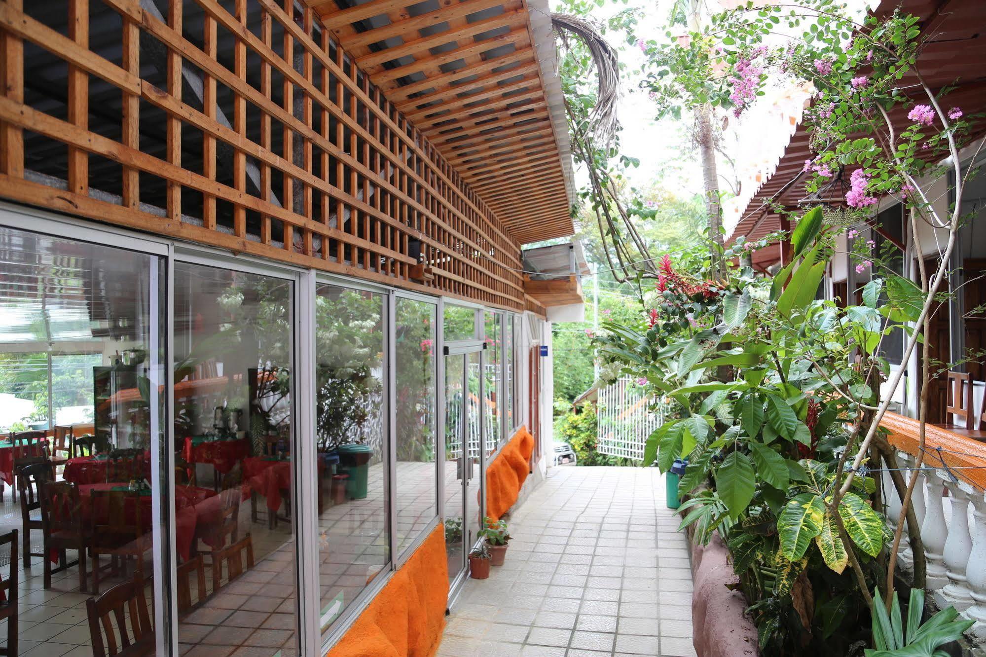 Hotel Coco Beach Manuel Antonio Exterior photo