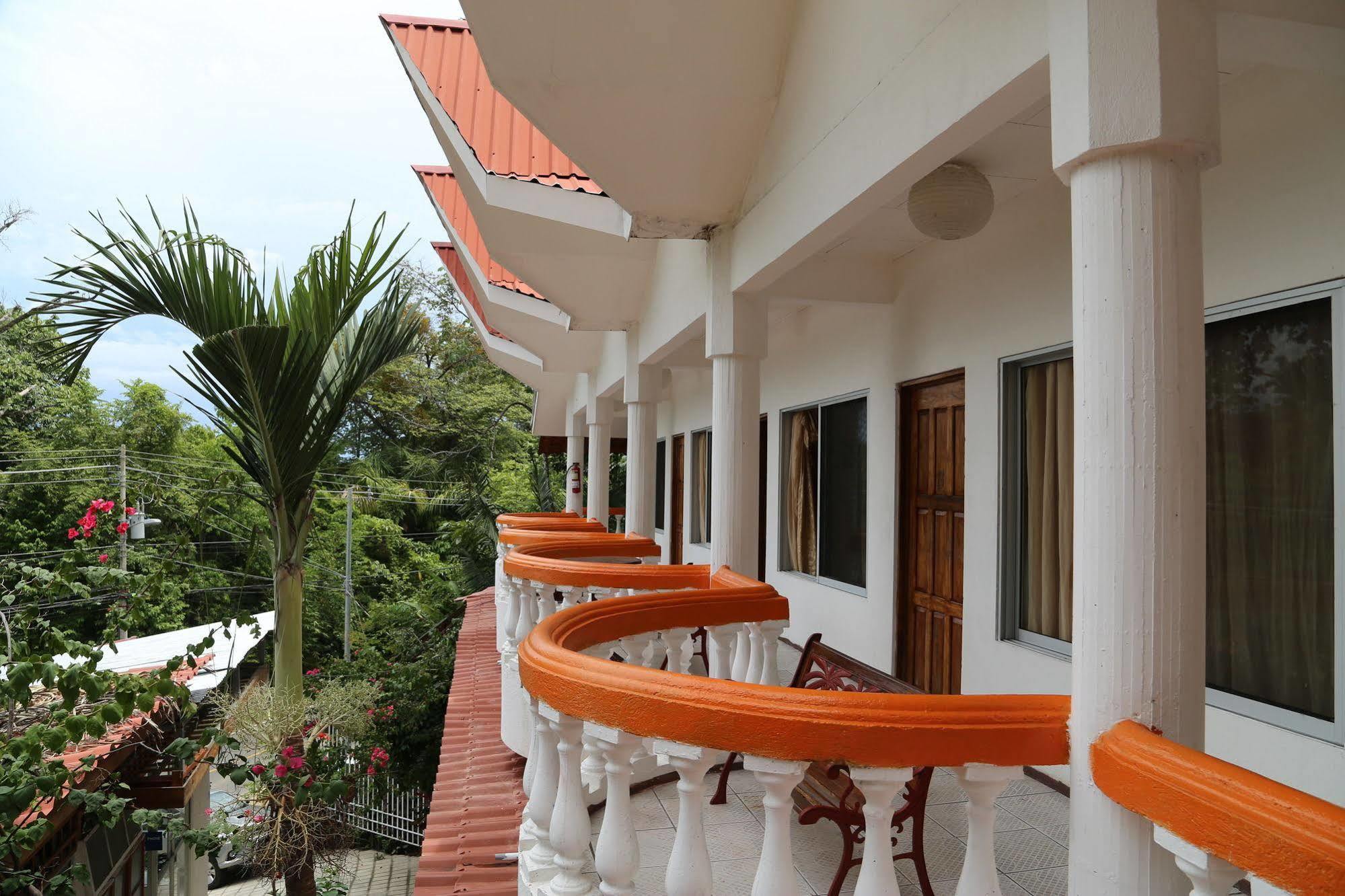 Hotel Coco Beach Manuel Antonio Exterior photo