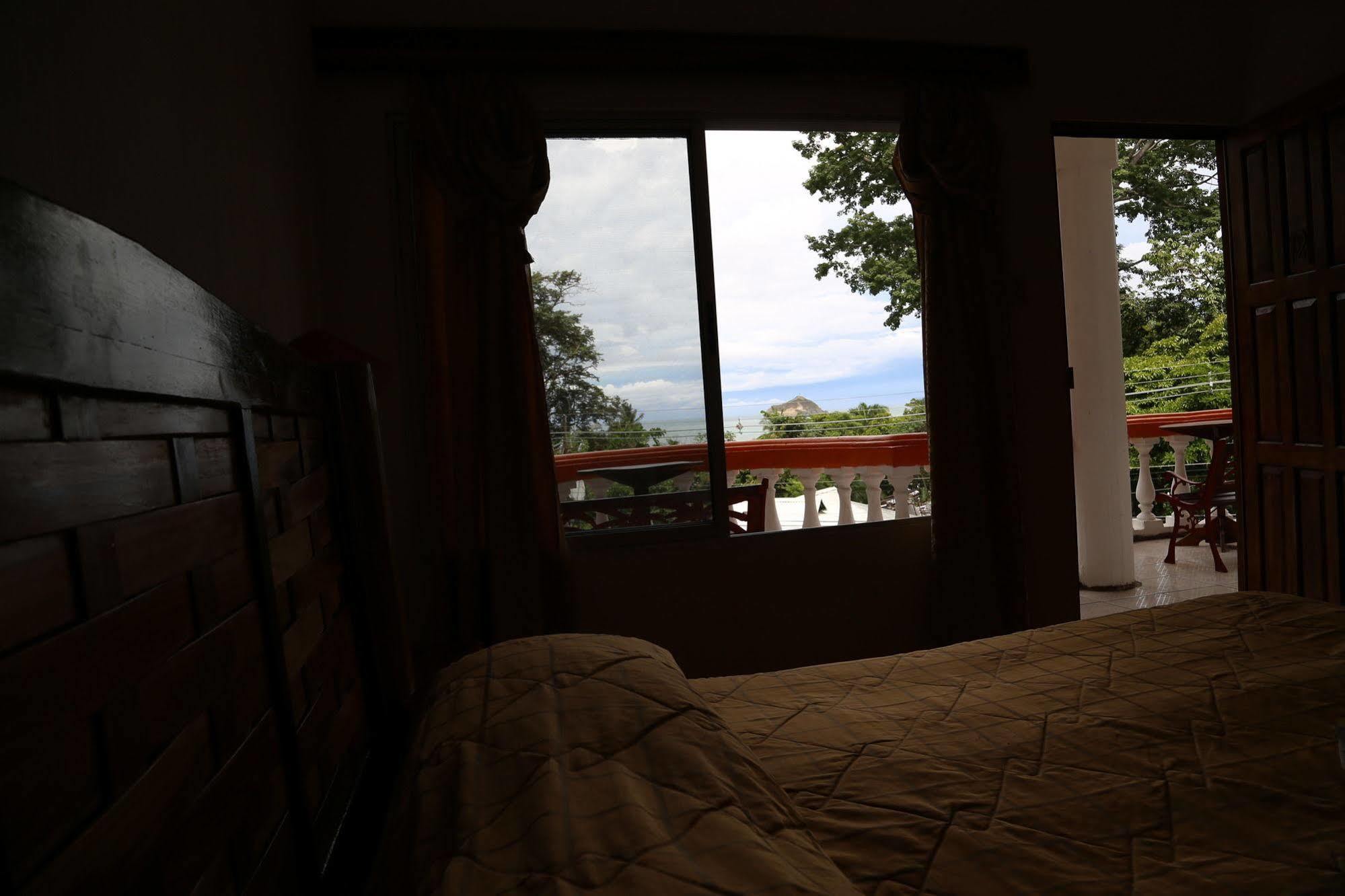 Hotel Coco Beach Manuel Antonio Exterior photo